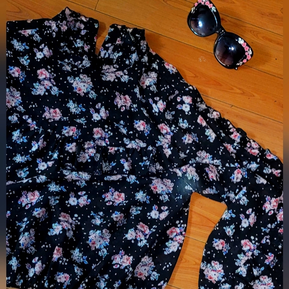 Women's Medium Floral Top